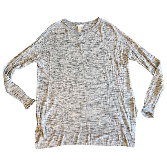 H&M LIGHTWEIGHT OVERSIZED SPLIT HEM SWEATER - Picture 2 of 3